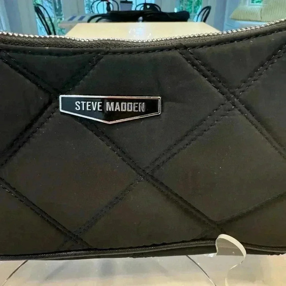 NWOT Steve Madden wristlet black quilted with silver hardware. - Picture 2 of 14